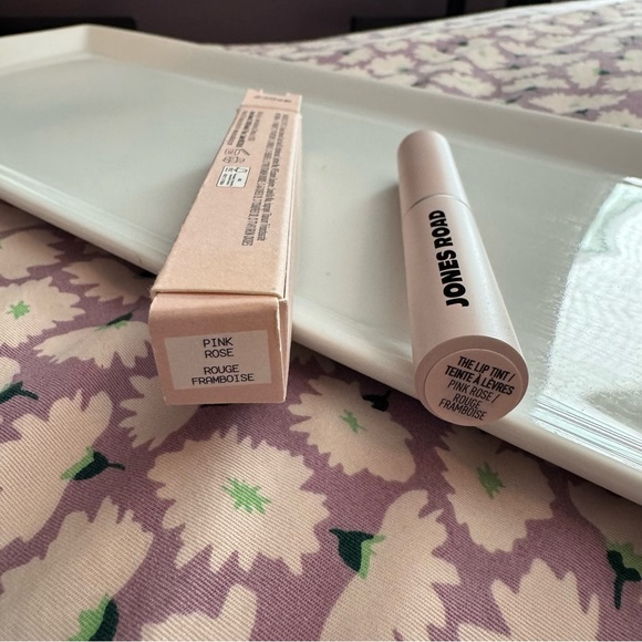 NIB Jones Road Beauty The Lip Tint in Pink Rose - Picture 2 of 3